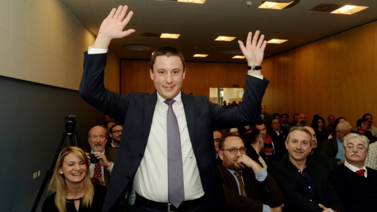 Metti Upvote O Stanotte Bugs Bunny Comunista Ti Annusa I Piedi