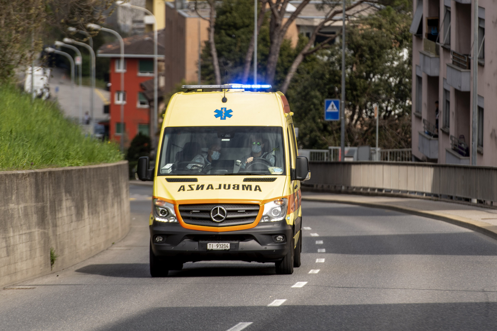 Porza, giardiniere cade e batte la testa - Ticinolibero