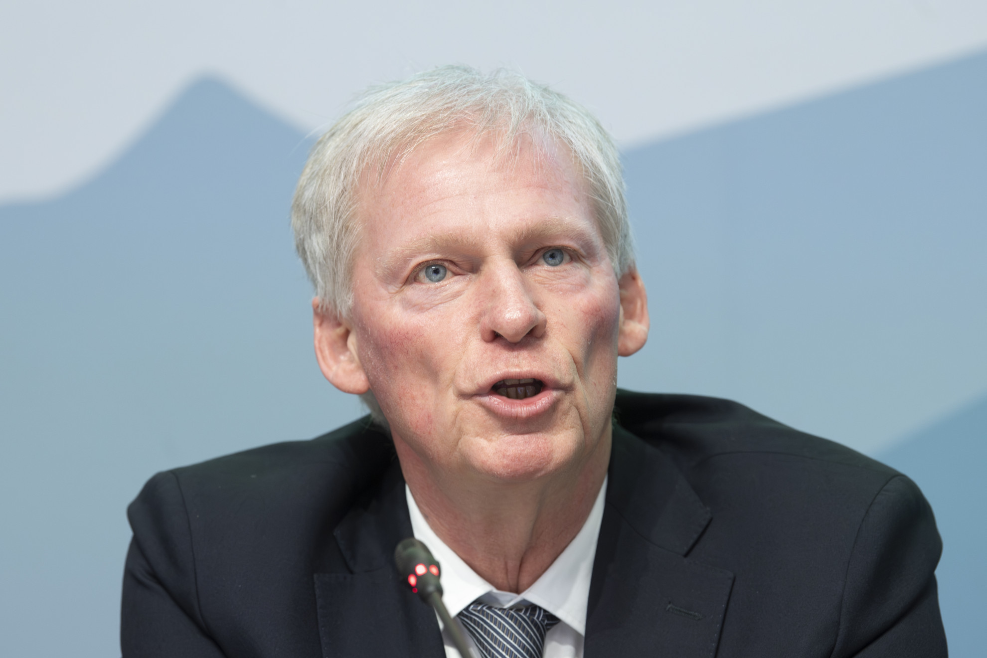 https://media.ticinolibero.ch/files/domains/ticinolibero.ch/images/4cbz/-eoc-assistenza-paolo-assunzione-zali-svizzera-posto-cittadina-frontalieri-sanvido-1o3vx.jpg?v=1